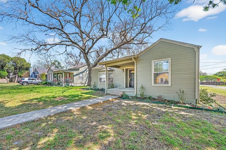 Property Photo:  115 S Morris Street  TX 75069 