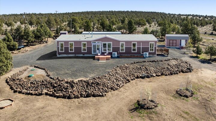 Property Photo: 5172 SE Oswego Road OR 97754