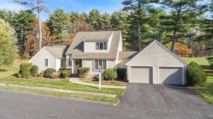 Property Photo:  7 Wedge Court 7  MA 01864 