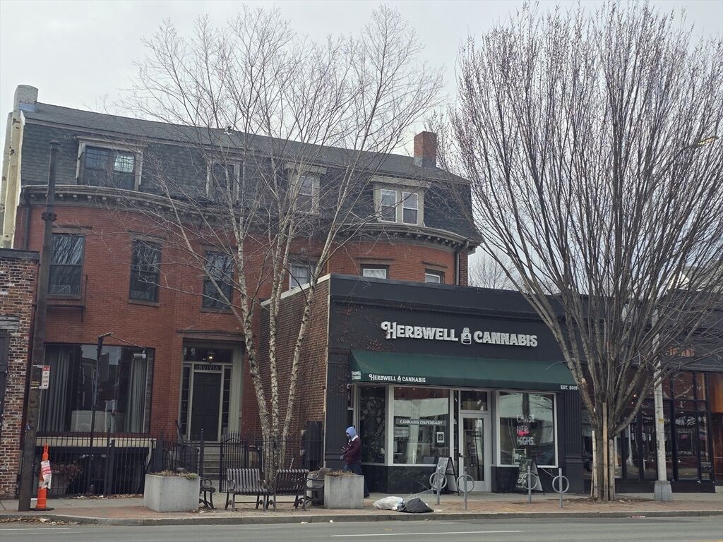 Property Photo:  1686 Massachusetts Ave A  MA 02138 