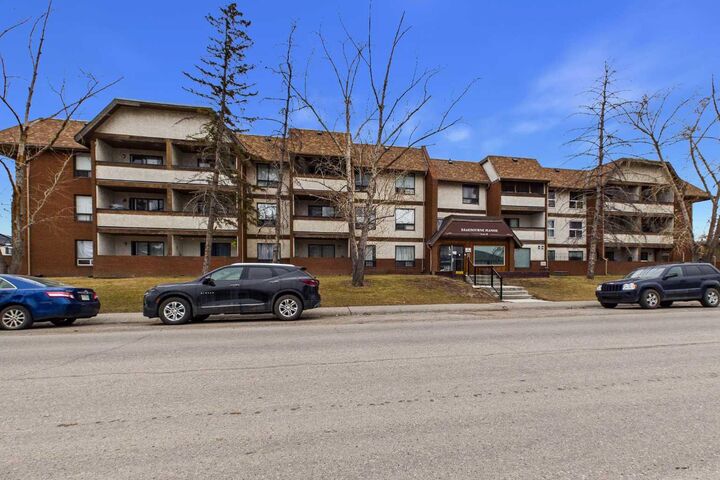 Property Photo:  1712 38 Street SE 111  AB T2A 1H1 