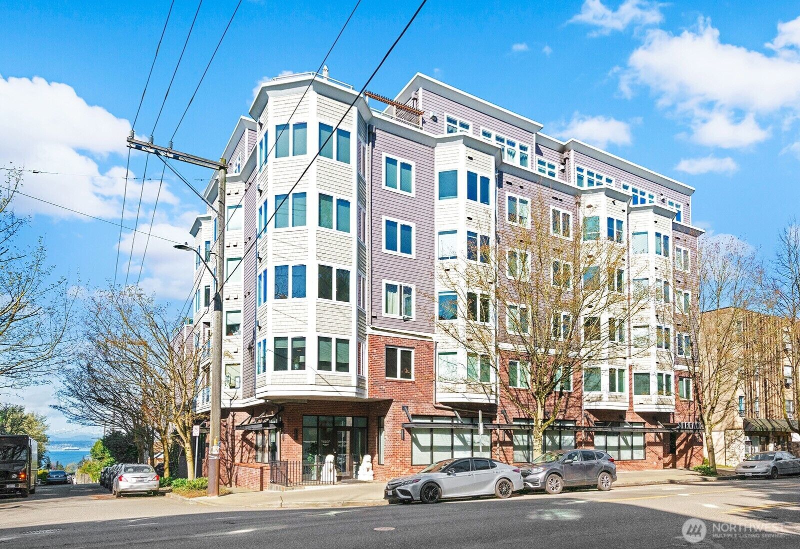 Property Photo:  4847  California Avenue SW 402  WA 98116 