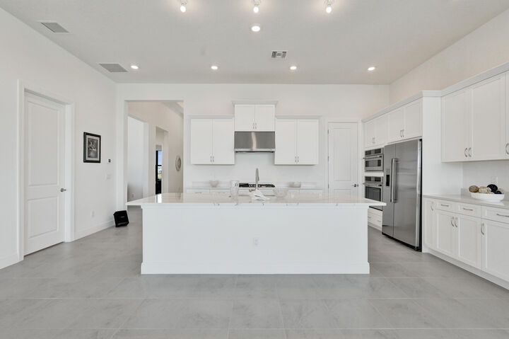 Property Photo: 5183 Rivo Alto Circle FL 33470