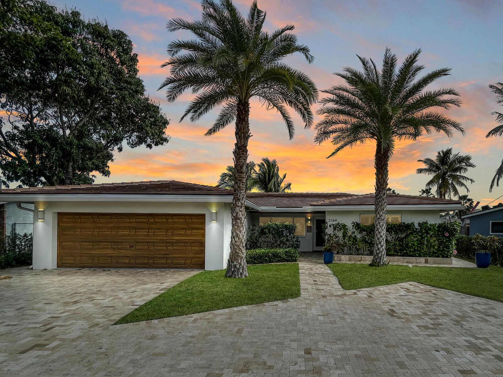 Property Photo: 2164 NE 25th Street FL 33305