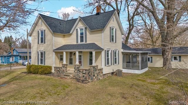 Property Photo: 205 S Lake Pleasant Road MI 48412