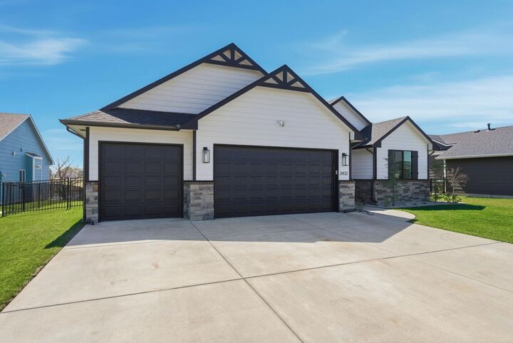 Property Photo: 3432 S Lori Ct KS 67210