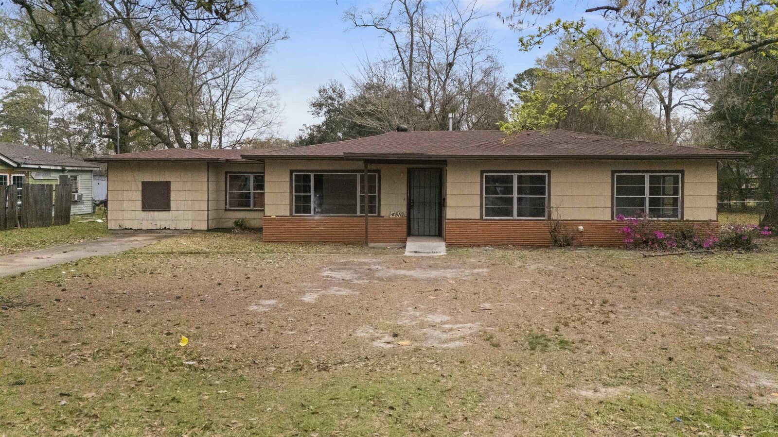Property Photo:  4510 El Paso  TX 77703 