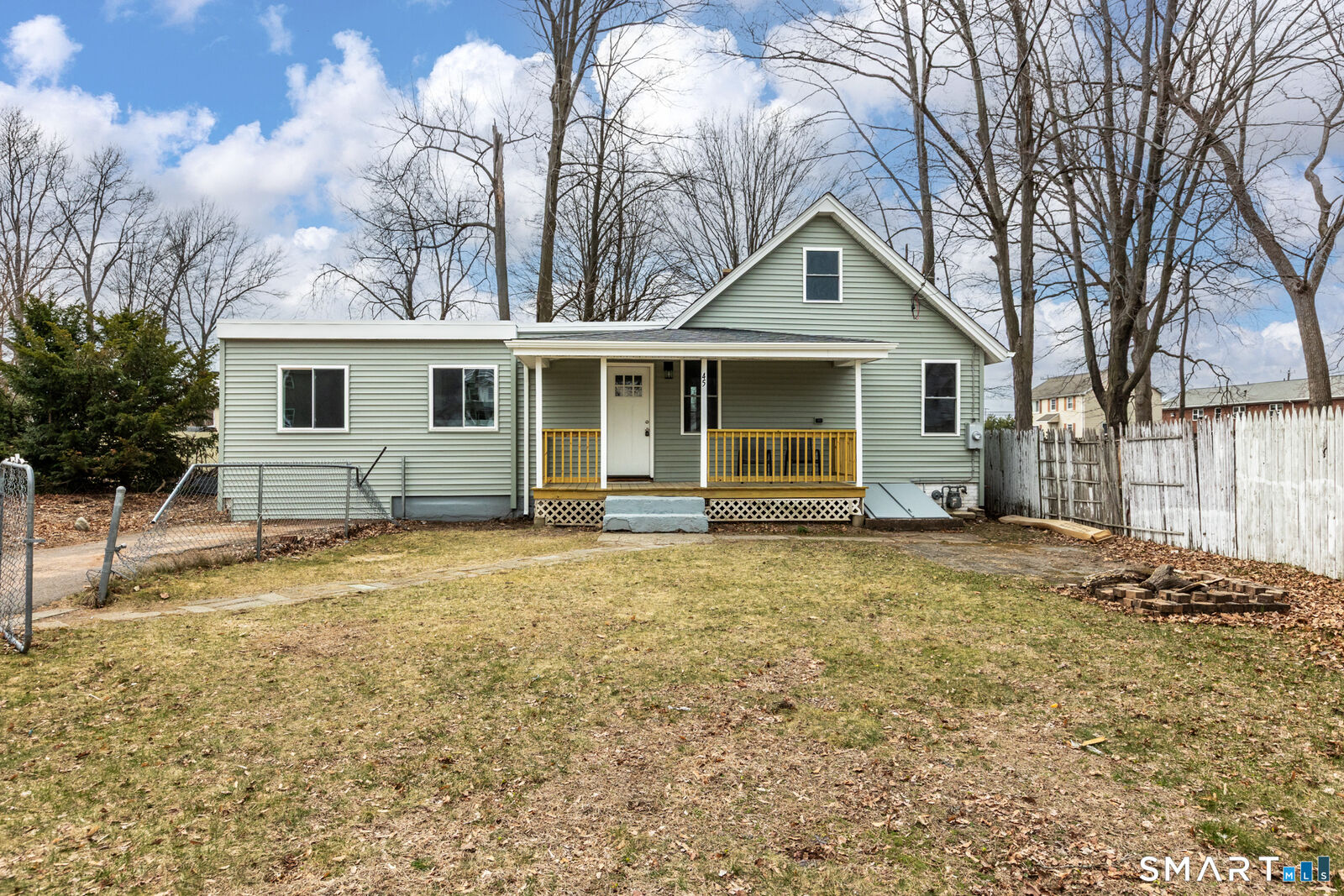 Property Photo:  45 Hanmer Street  CT 06108 