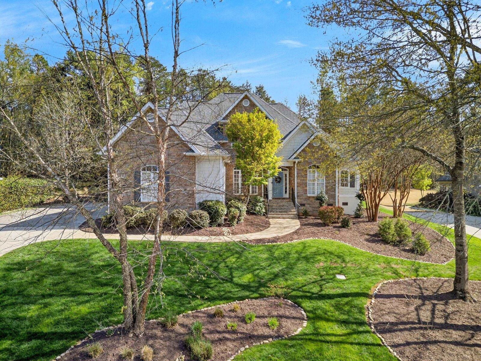 Property Photo: 717 Black Wolf Run SC 29306