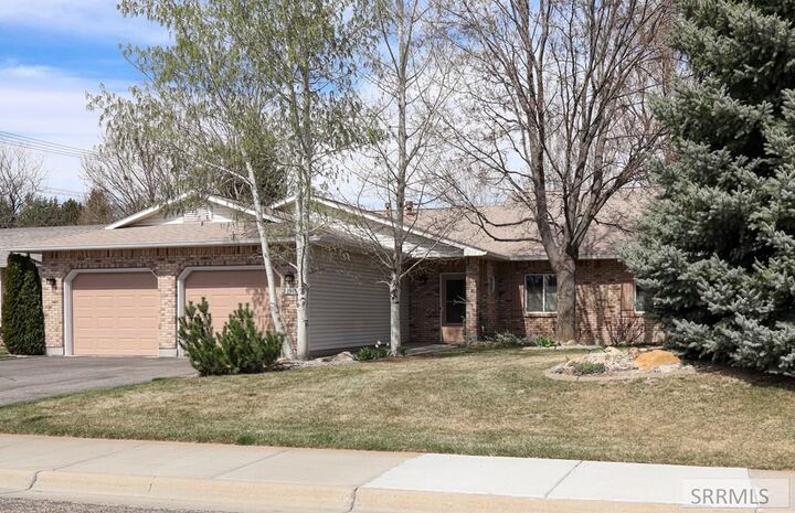 Property Photo: 1915 Amanda Court ID 83402