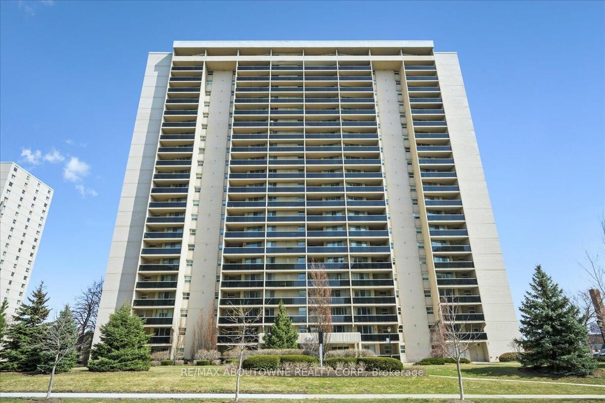 Property Photo:  299 Mill Road 1801  ON M9C 4V9 