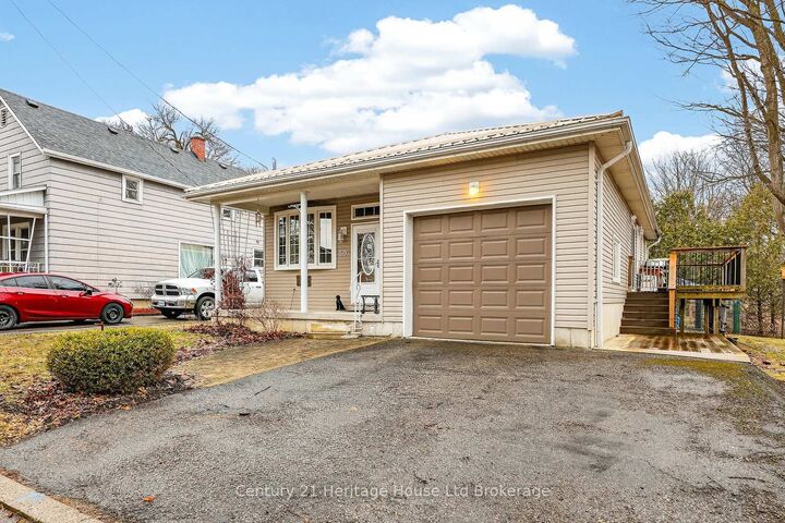 Property Photo:  50 Wellington Avenue  ON N5C 1C3 