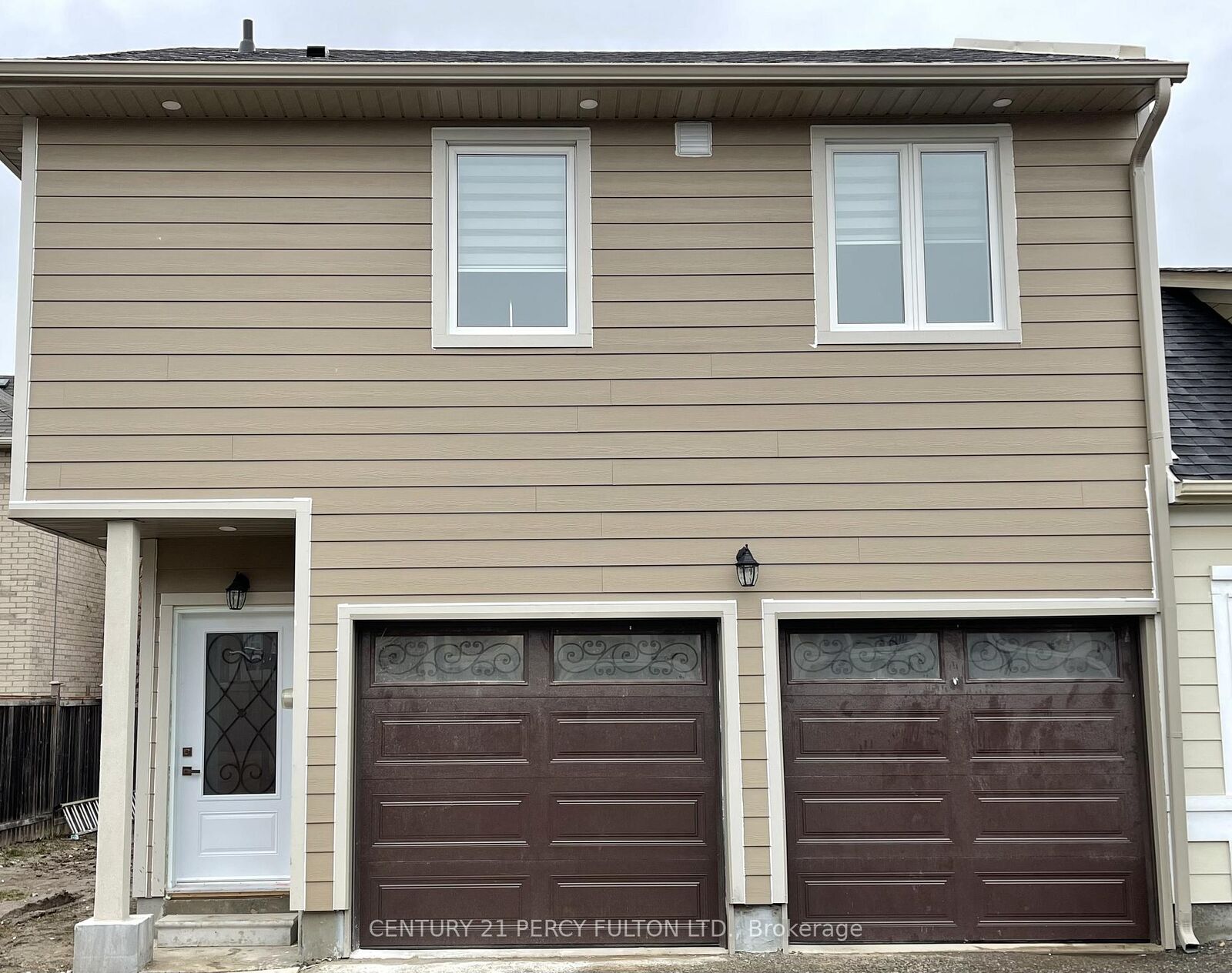 Property Photo:  530 Country Glen Coach  ON L6B 1H4 