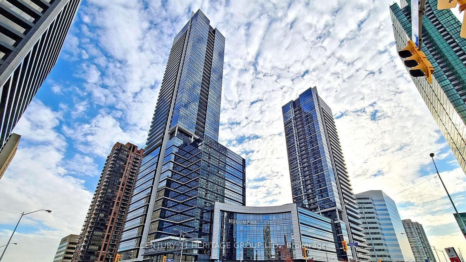 Photo de la propriété:  2 Anndale Drive 2511  ON M2N 0G5 