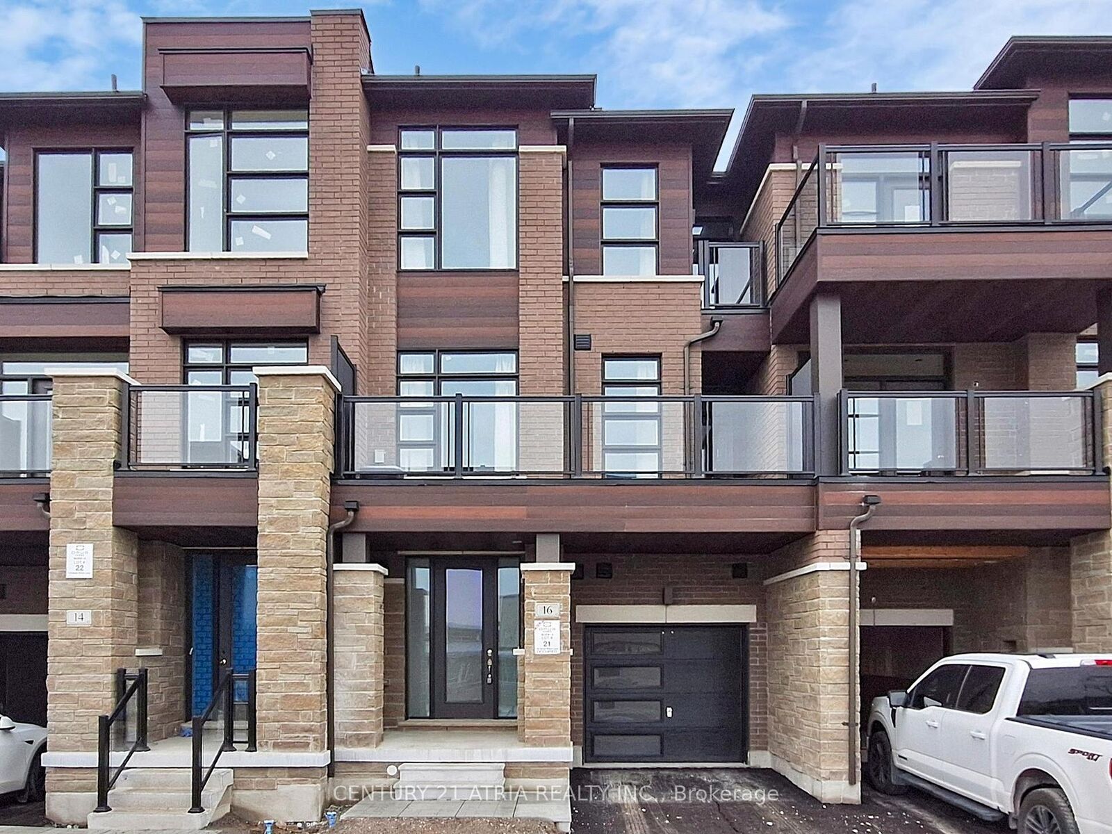 Property Photo:  16 Harold Wilson Lane  ON L4S 1N5 