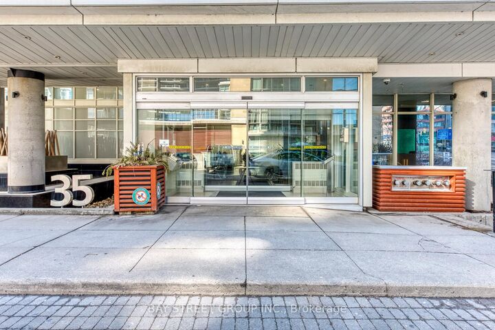 Property Photo: 35 Mariner Terrace 3912 ON M5V 3V9