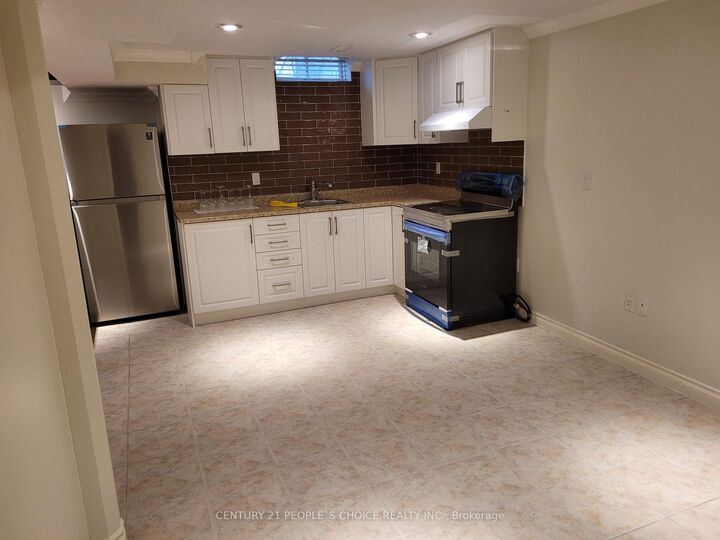 Property Photo:  2524 Banfield Road Bsmnt  ON L5M 5G2 