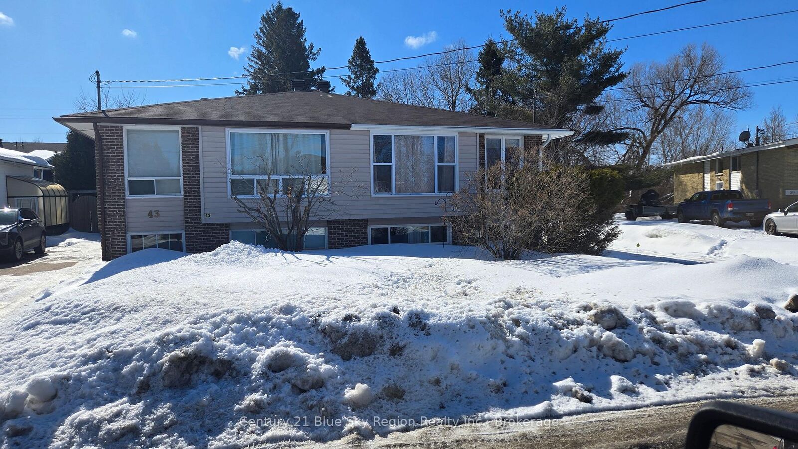 Property Photo:  43 Charlton Crescent  ON P1A 3M8 