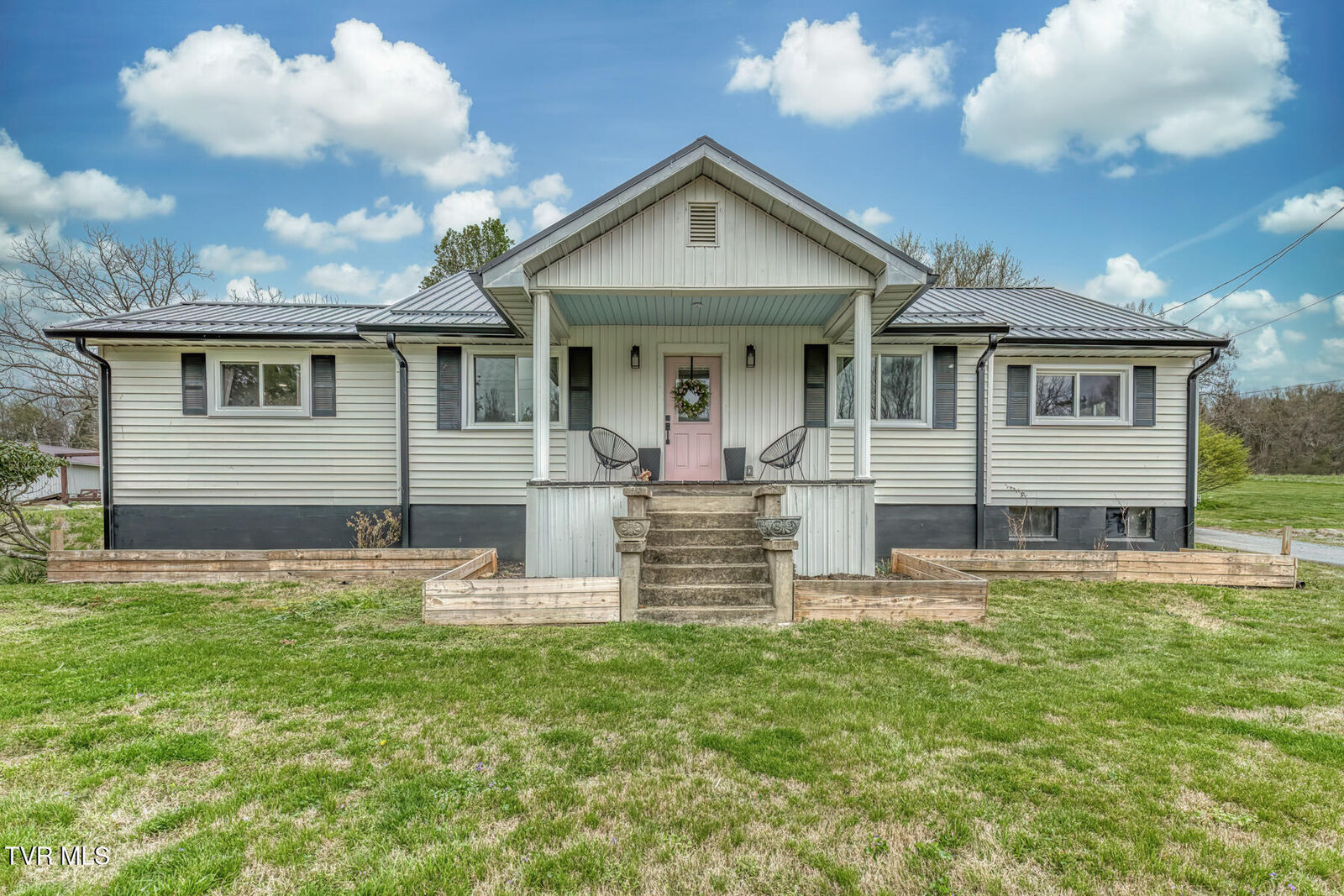 Property Photo:  1005 & 1009 Island Road  TN 37617 