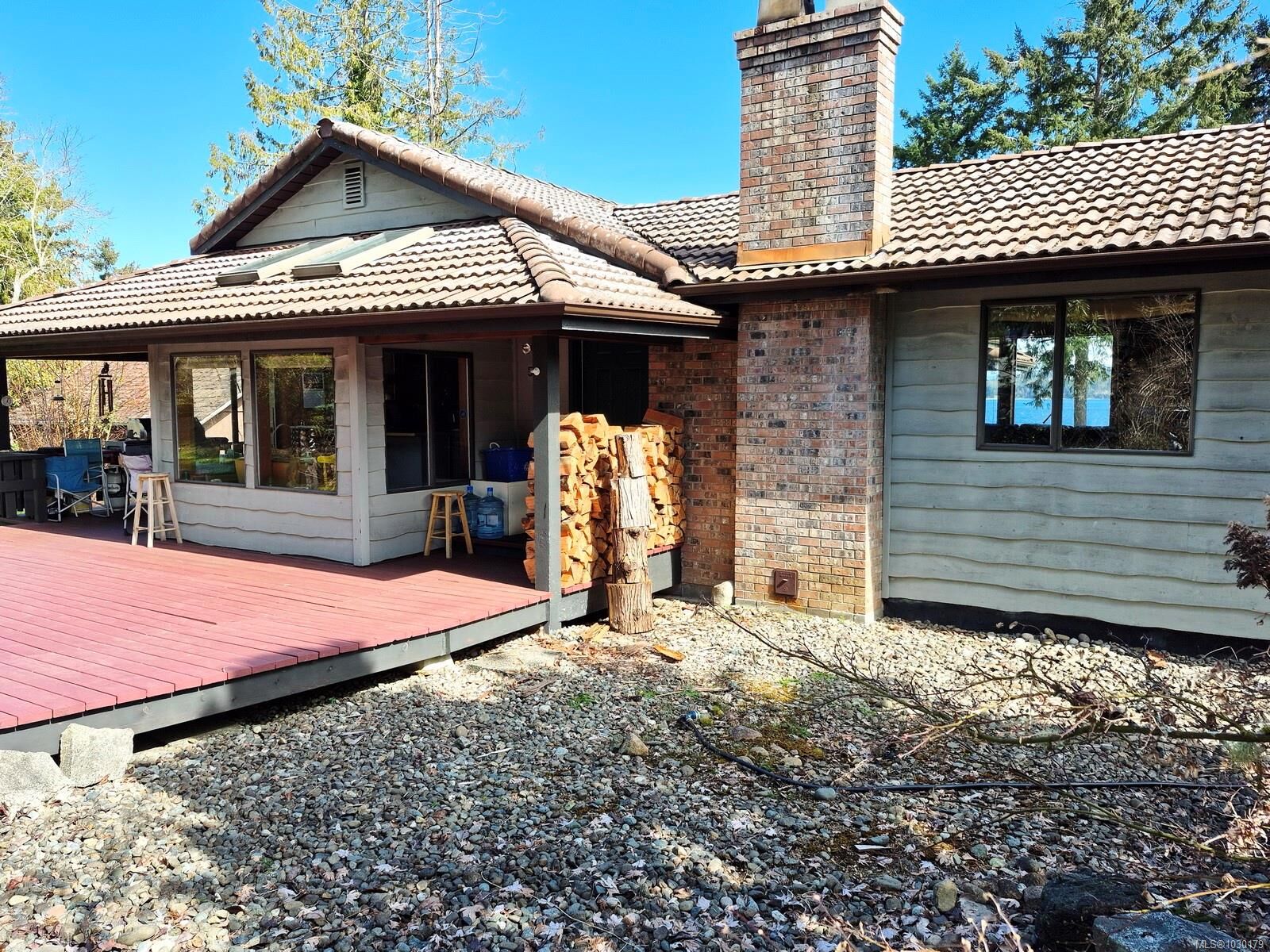 Property Photo: 5904 Garvin Rd BC V0R 3B0