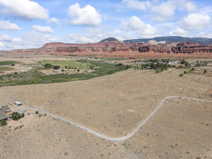 Property Photo:  925 W 100 S  UT 84775 