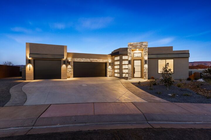 Property Photo: 3257 S Drifting Dunes Ln UT 84737