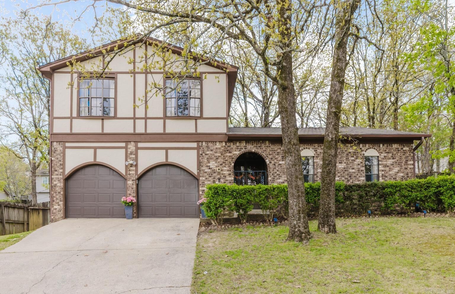 Property Photo:  18 Shawnee Forest Cove  AR 72212 