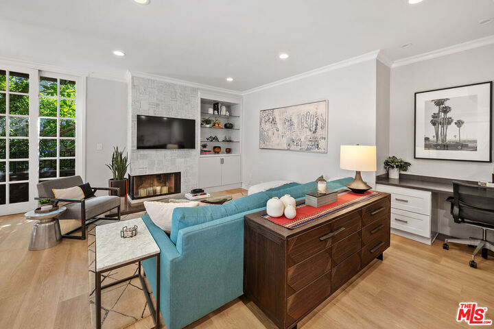 Property Photo:  412 Arnaz Dr  CA 90048 