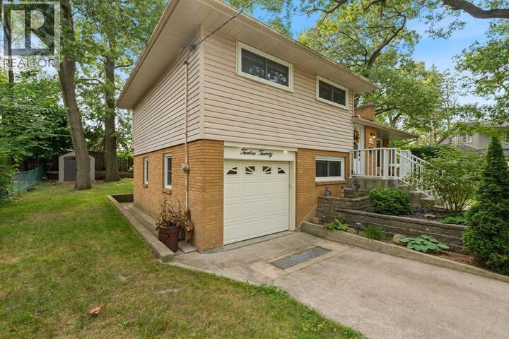 Property Photo:  1220 Ridgewood Drive  ON N7V 3R1 