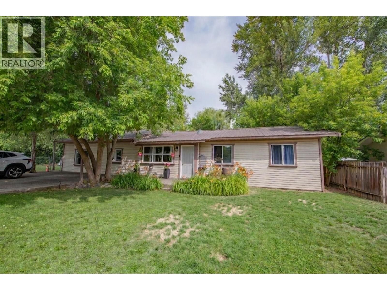 Property Photo: 1775 Maple Street BC V0E 2G0