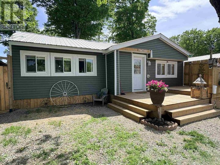 Photo de la propriété:  8 Wildwood Dr  ON P6A 5K7 