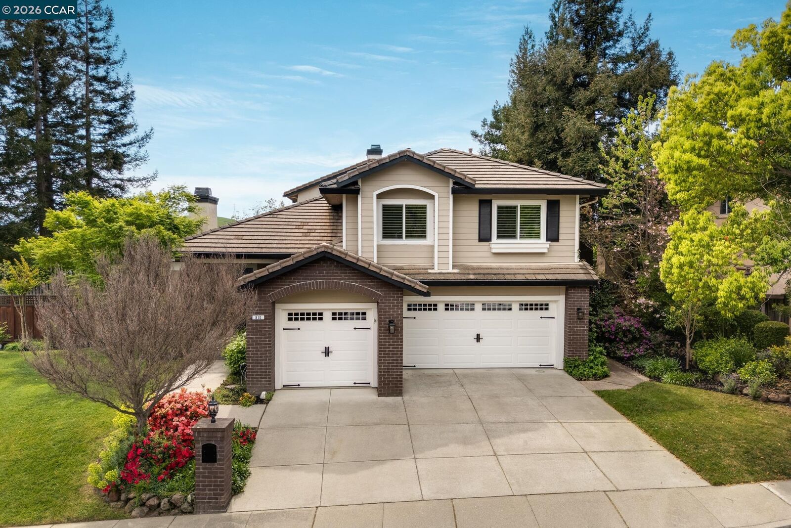 Property Photo: 810 Buckingham Place CA 94506