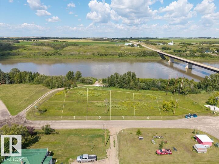 Property Photo:  208 River Street  AB T0B 0P0 