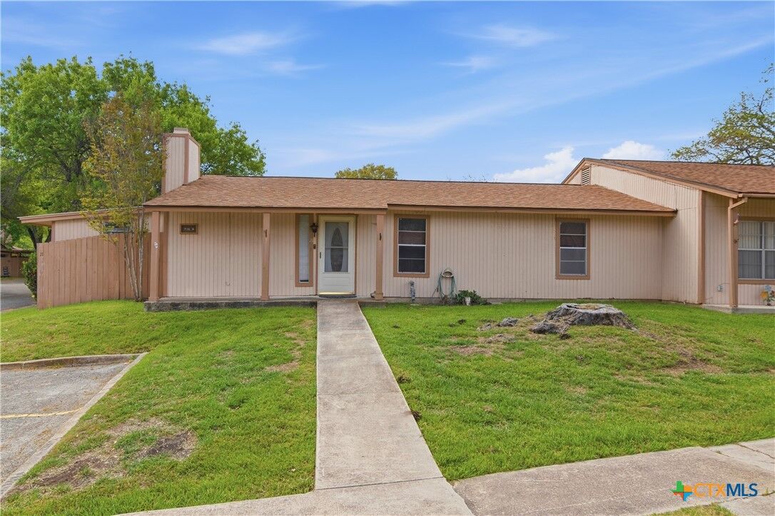Property Photo:  1051 Country Club Drive 21  TX 78155 