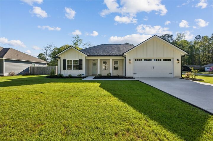 Property Photo:  785 S May Street  GA 31548 