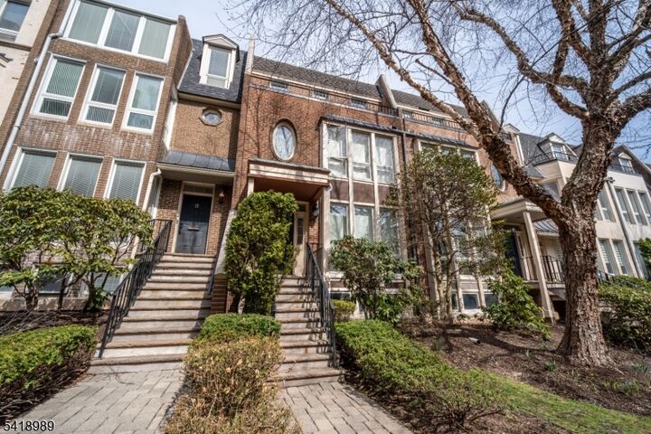 Property Photo:  130 Kensington Dr  NJ 07024 