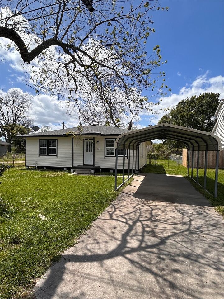Property Photo: 170 Lois Street TX 77531