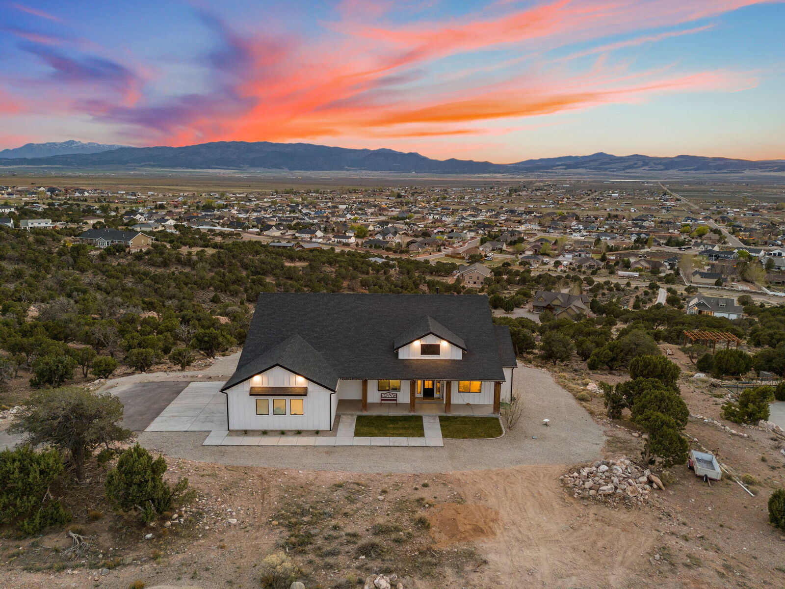 Property Photo:  1066 S Panorama Dr  UT 84720 