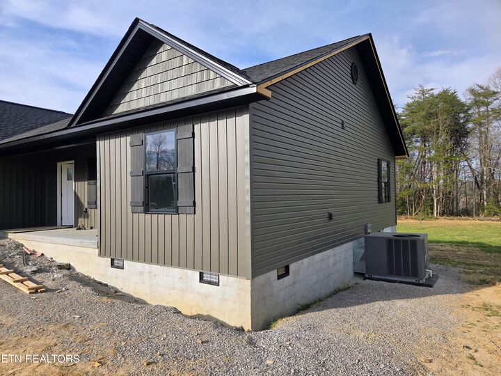 Property Photo:  178 Ferry Bend Tr  TN 38571 