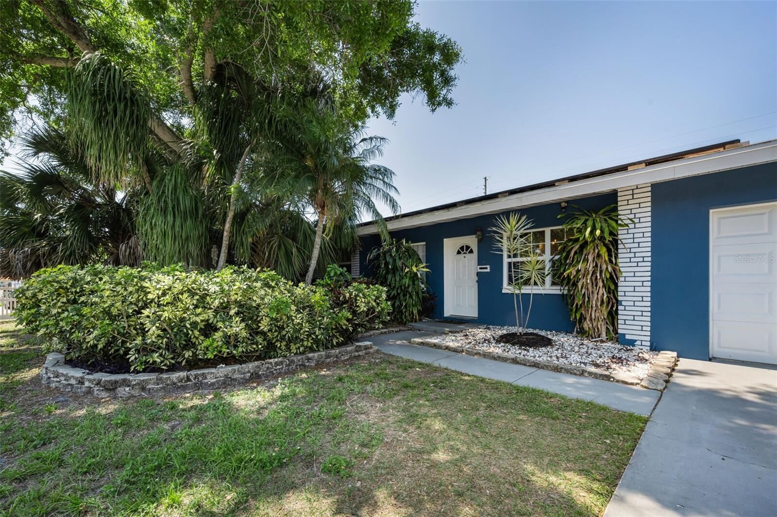 Property Photo:  1349 Regina Drive W  FL 33770 