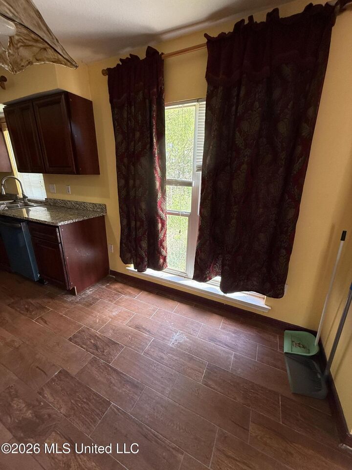 Property Photo:  860 Ellington Drive  MS 39532 