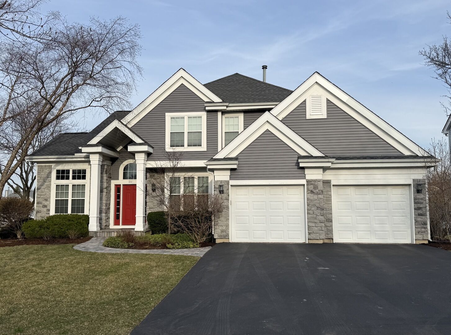 Property Photo:  711 Foxmoor Lane  IL 60047 