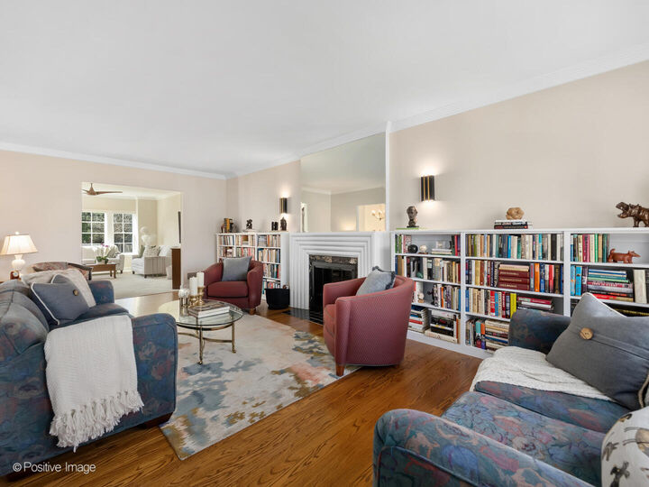 Property Photo: 838 N Kensington Avenue IL 60526