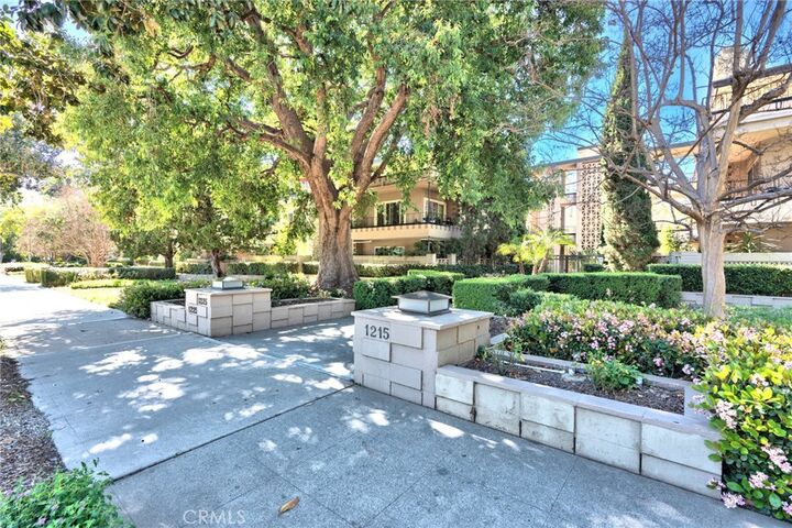 Property Photo: 1235 S Orange Grove Boulevard 1 CA 91105