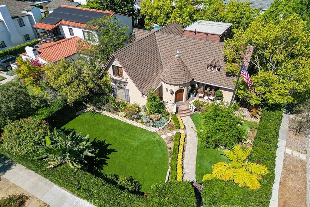 Property Photo:  2285 E Orange Grove  CA 91104 