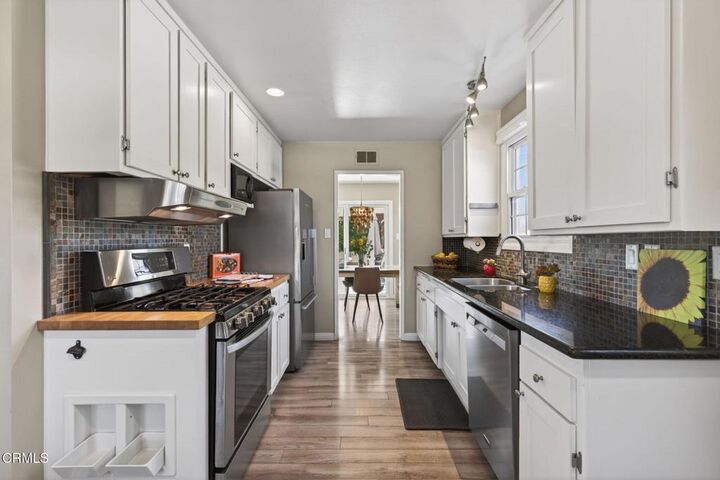 Property Photo:  5840 Hunter Street  CA 93003 