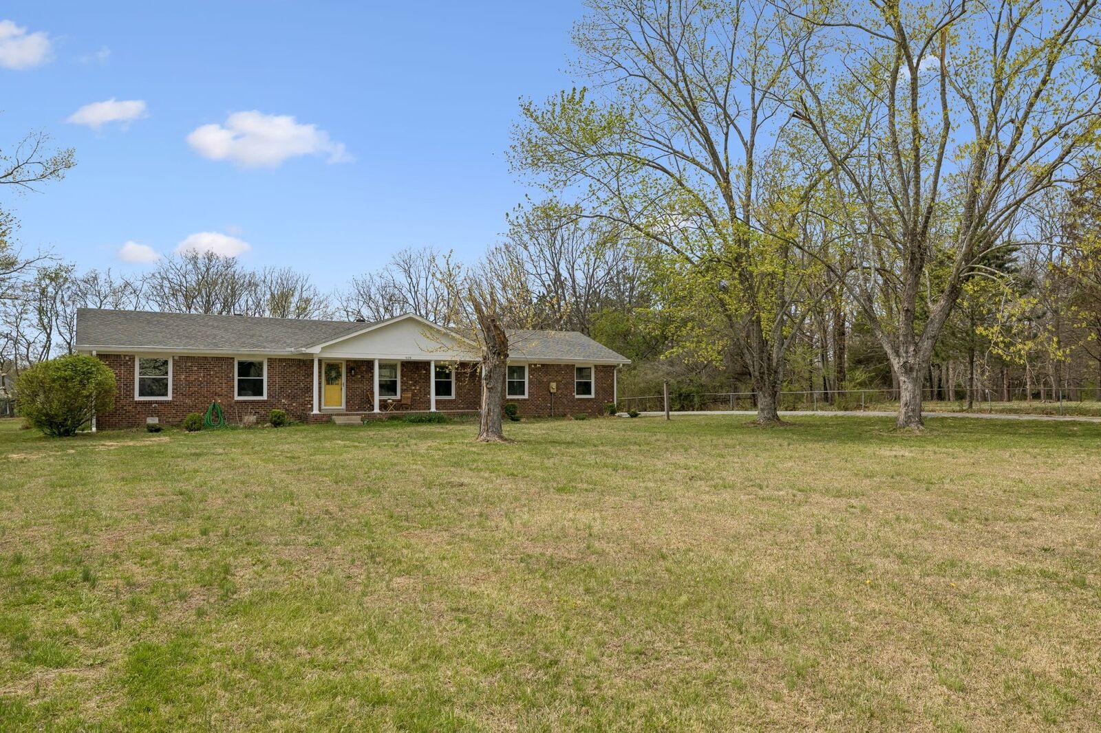 Property Photo: 1026 Lennox Ave TN 37073