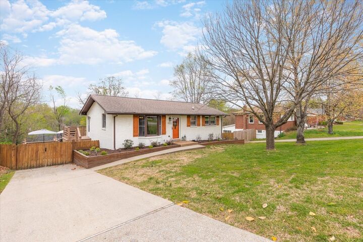 Property Photo:  922 Potter Ln  TN 37206 