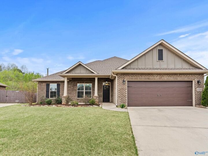Property Photo: 608 Covington Cove Lane AL 35757