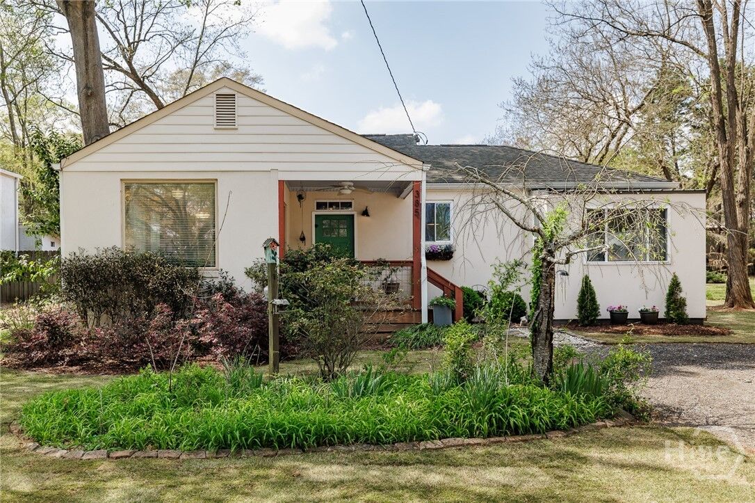 Property Photo:  385 Best Drive  GA 30606 